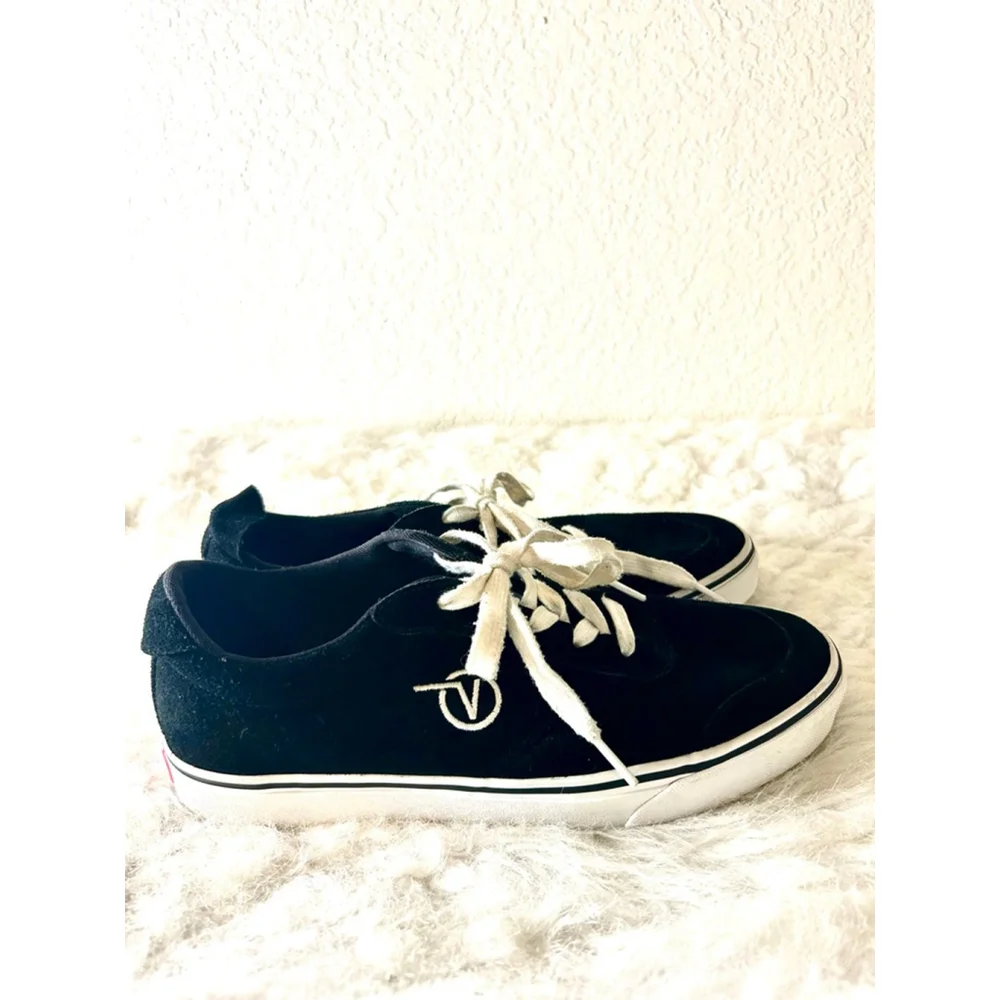 VANS Sport Women's Black & White Suede Vulc Shoes Size 9.5